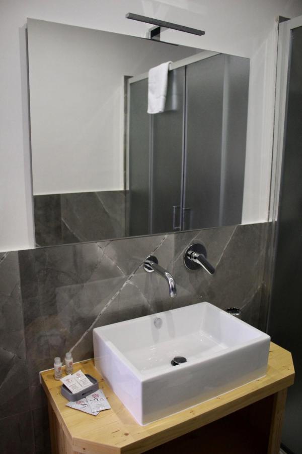 Hotel Be Italian Flat Sanfelice Neapel Exterior foto